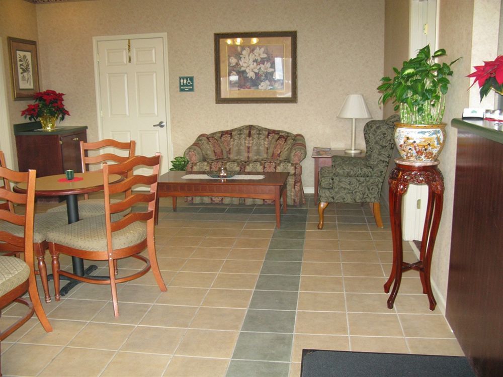 Deerfield Inn And Suites Steele Exterior foto